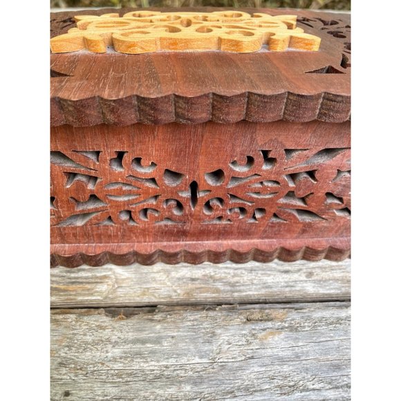 Vintage Cut Out Wood Box Two Toned Wood - Picture 6 of 9